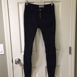 Black skinny pants